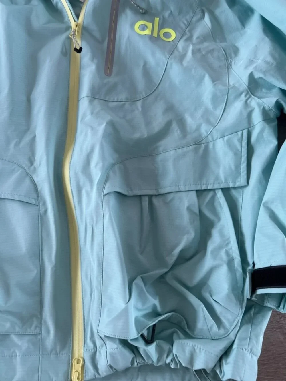 ALO Yoga Airwave Windbreaker Jacket Mint/Yellow Size S